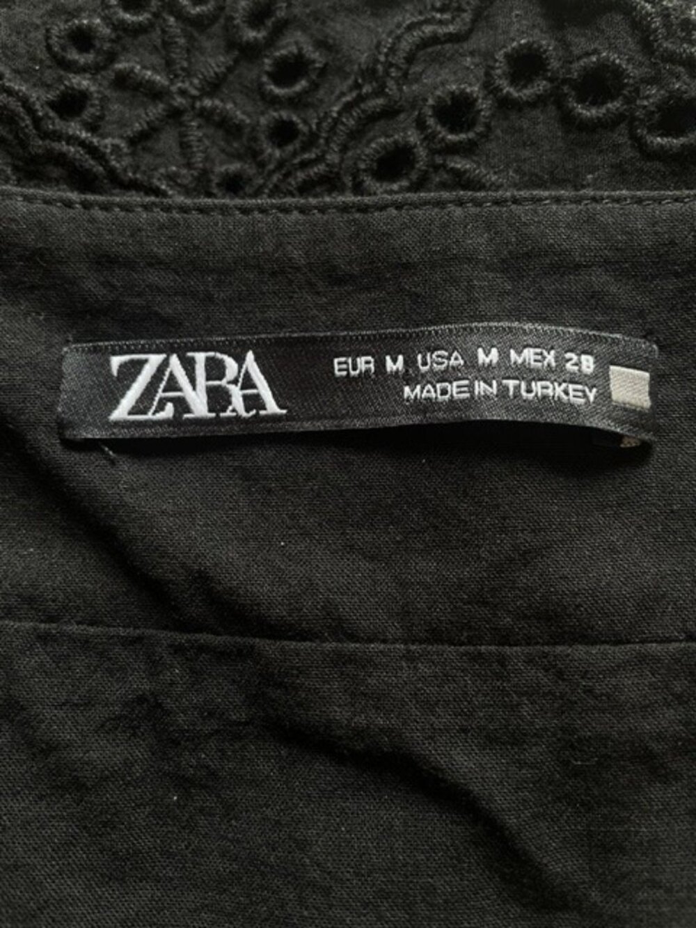 ZARA Black Eyelet Crochet Sleeveless Cropped Tank Top - Size Medium - Picture 3 of 4